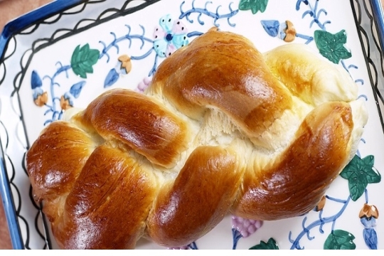 Challah on a plate