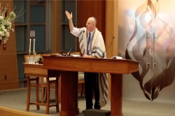 A rabbi speaking to his congregation